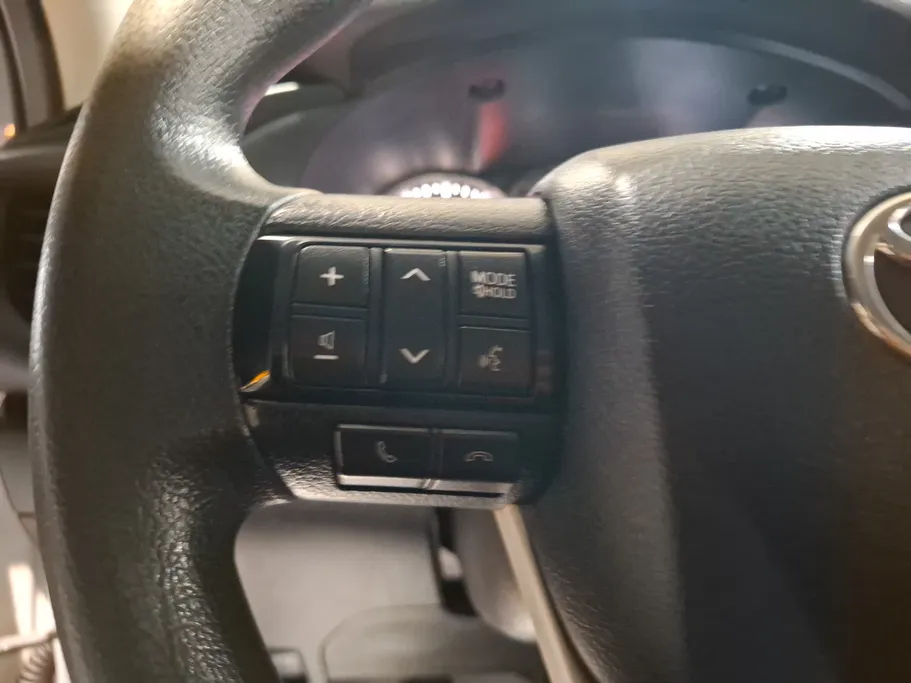 2022 Toyota Hilux GLX 
