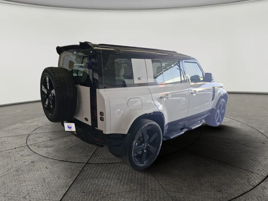 2022 Land Rover Defender P400 S  