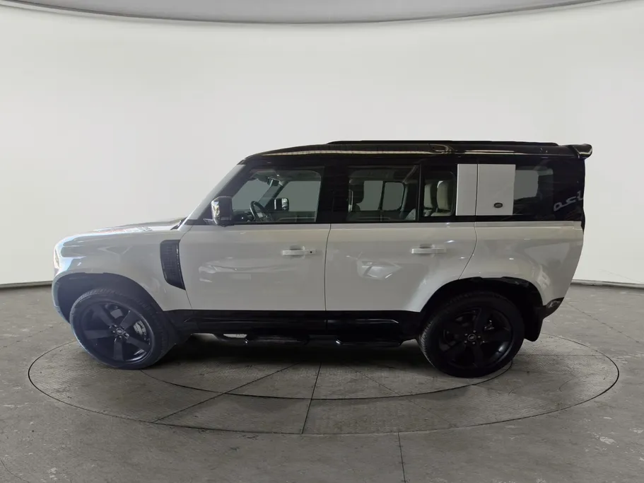 2022 Land Rover Defender P400 S  