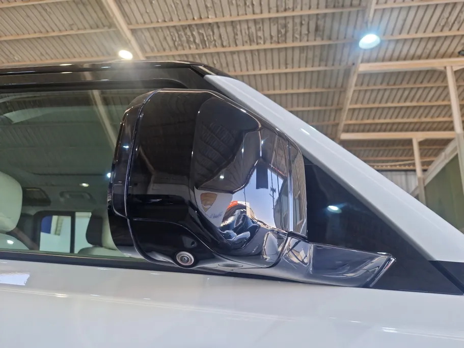 2022 Land Rover Defender P400 S  