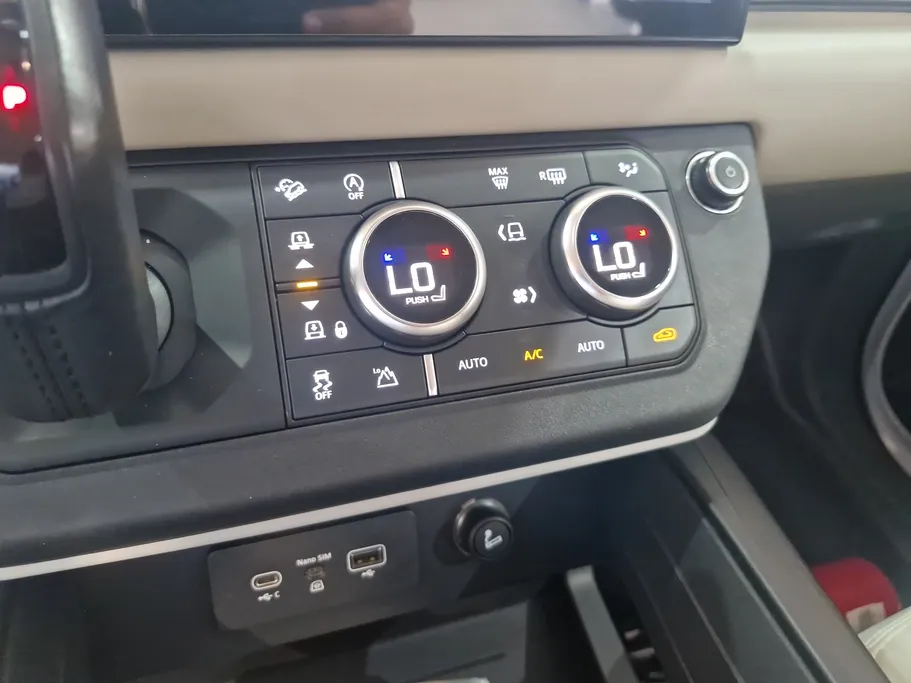 2022 Land Rover Defender P400 S  