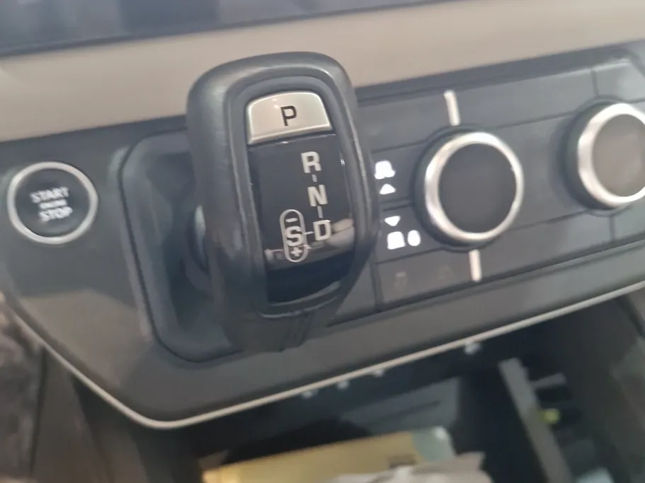 2022 Land Rover Defender P400 S  