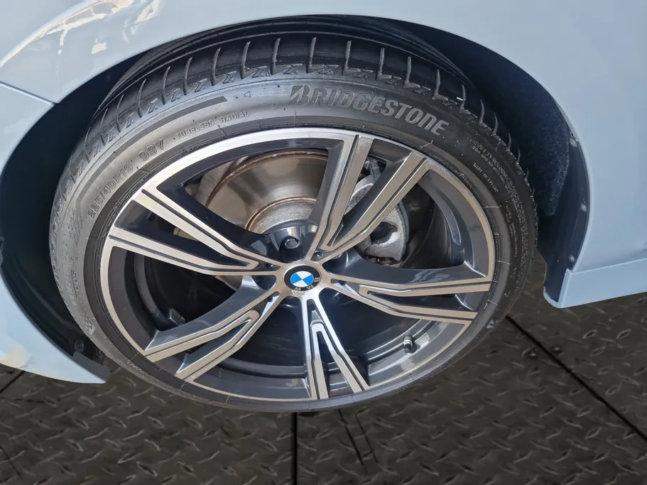 2023 BMW 3 Series 320i  