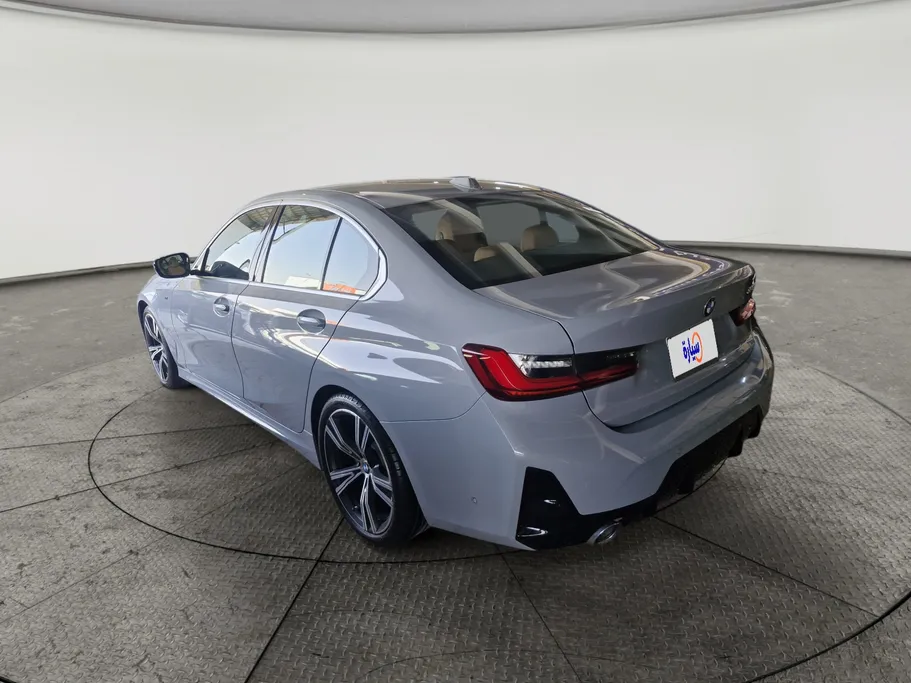 2023 BMW 3 Series 320i  