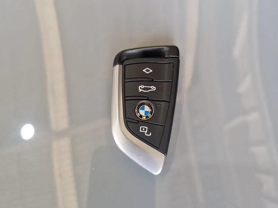 2023 BMW 3 Series 320i  