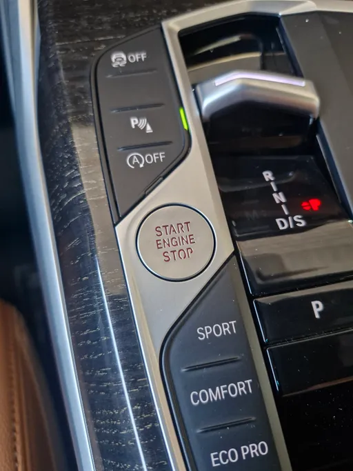 2023 BMW 3 Series 320i  