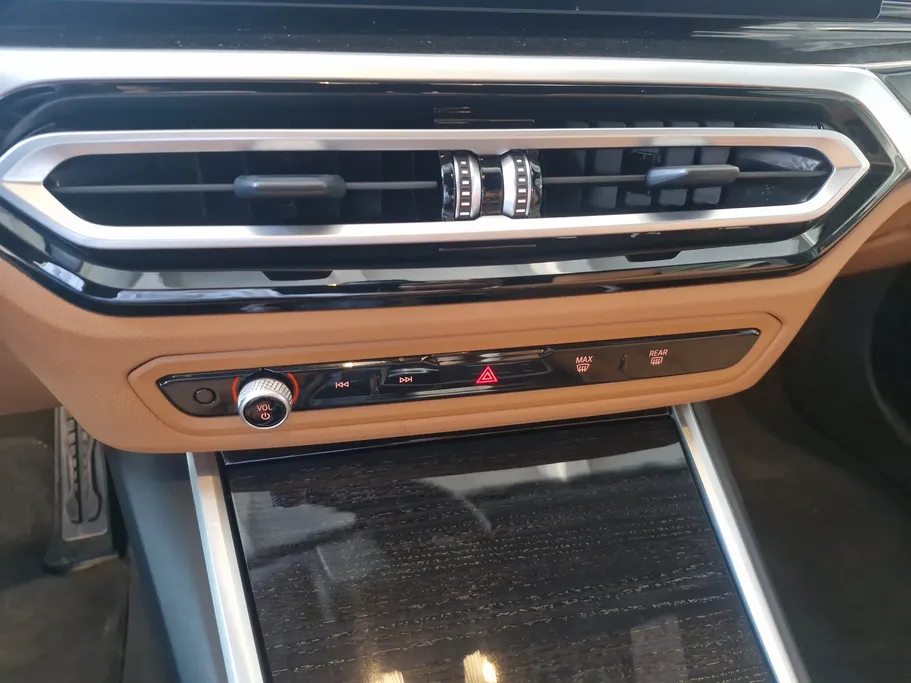 2023 BMW 3 Series 320i  