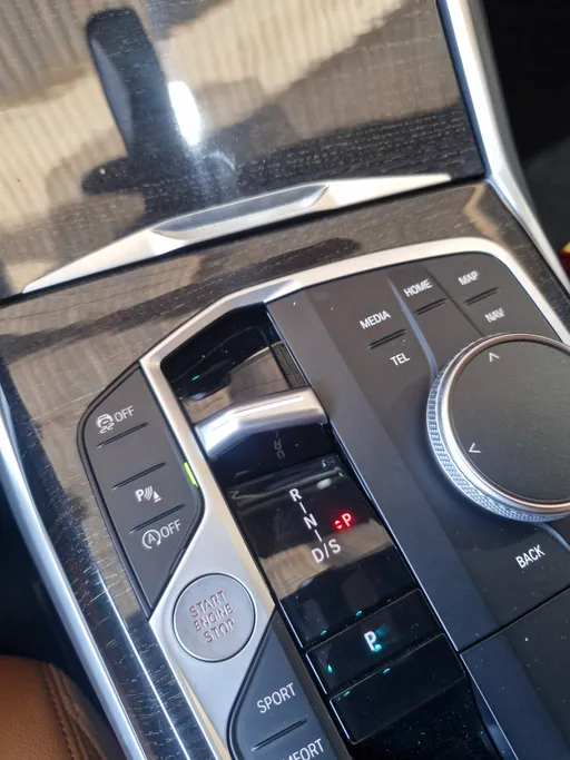 2023 BMW 3 Series 320i  
