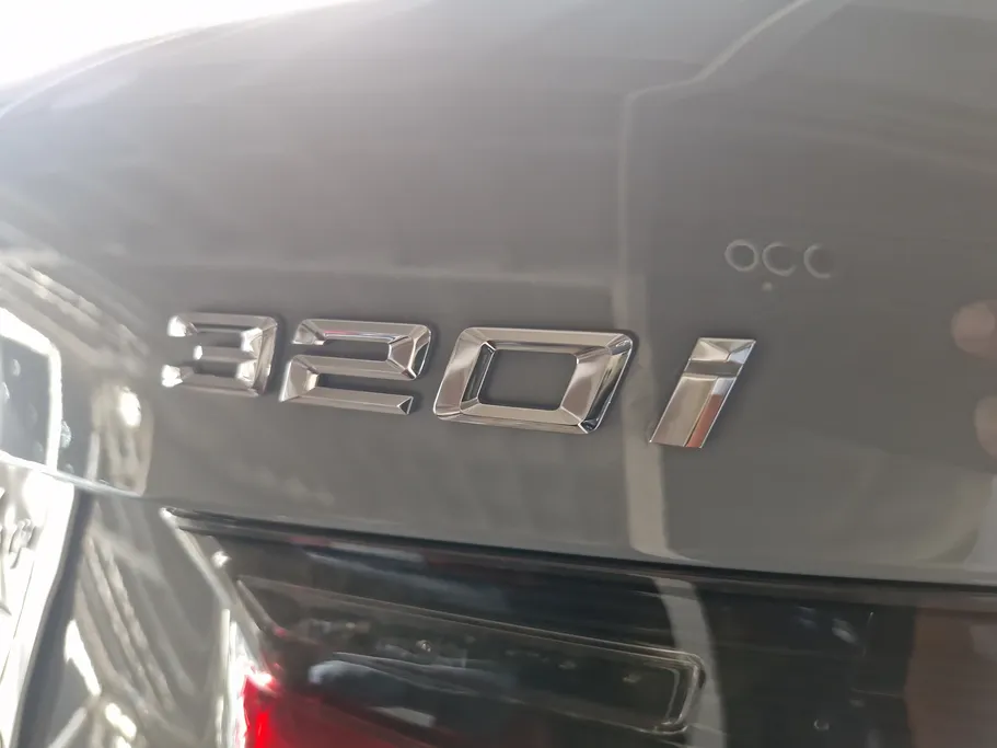 2023 BMW 3 Series 320i  