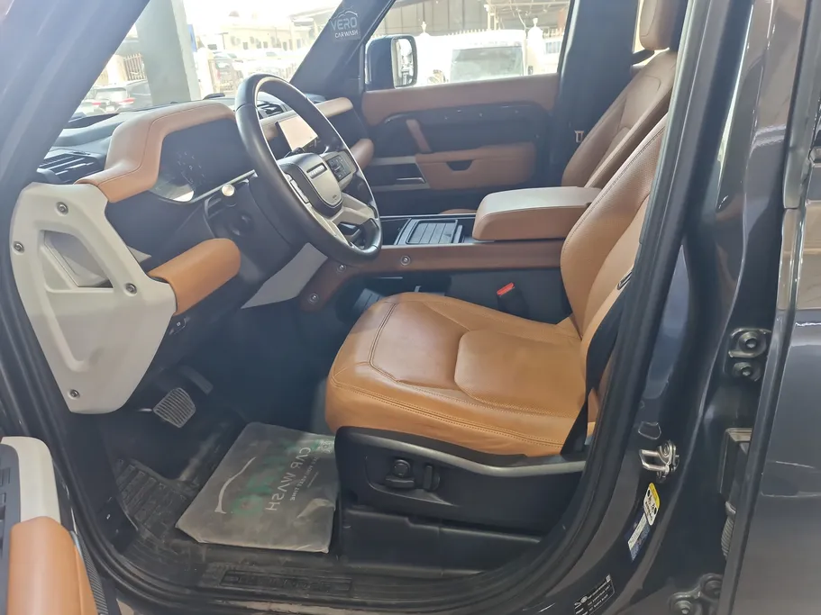 2023 Land Rover Defender P400 S  