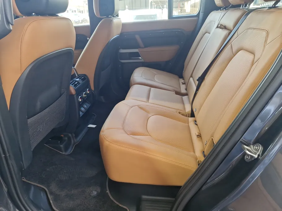 2023 Land Rover Defender P400 S  