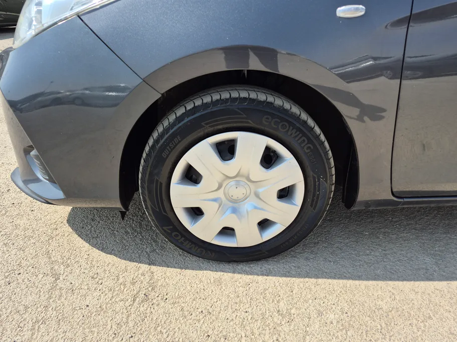 2022 Toyota Yaris  Y 