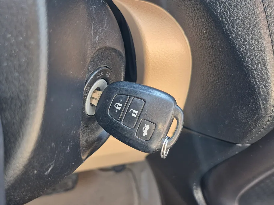2022 Toyota Yaris  Y 