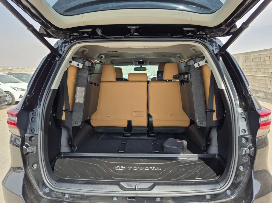 2025 Toyota Fortuner VX3 