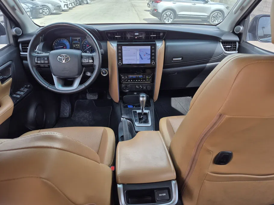 2025 Toyota Fortuner VX3 