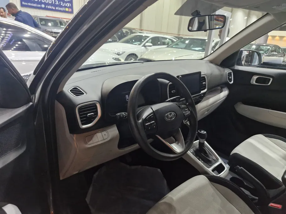 2025 Hyundai Venue Smart 