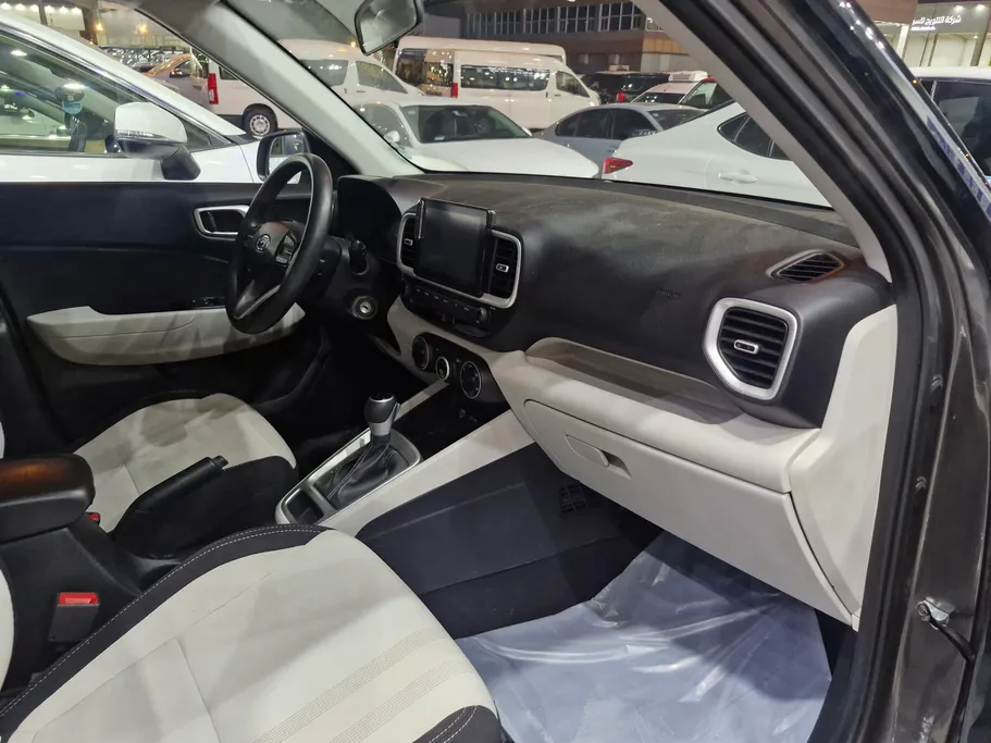 2025 Hyundai Venue Smart 