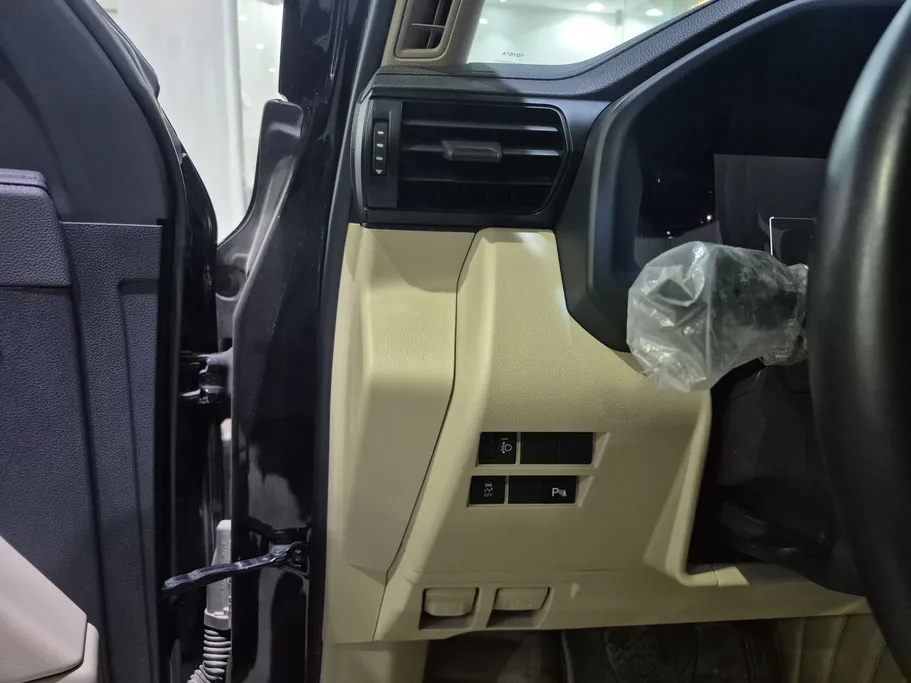 2025 Toyota Land Cruiser GXR 