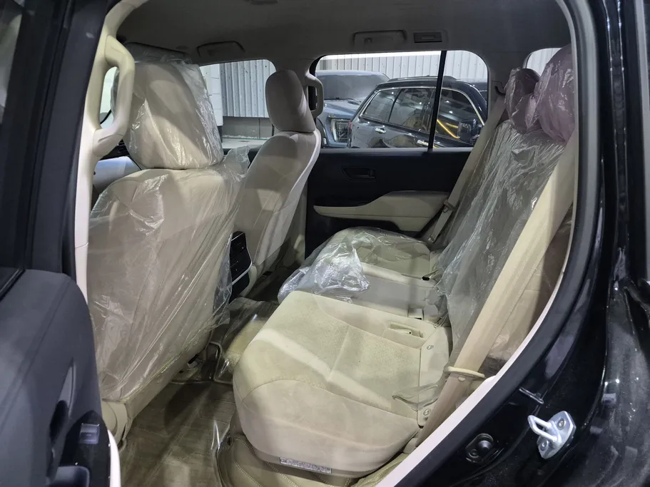 2025 Toyota Land Cruiser GXR 