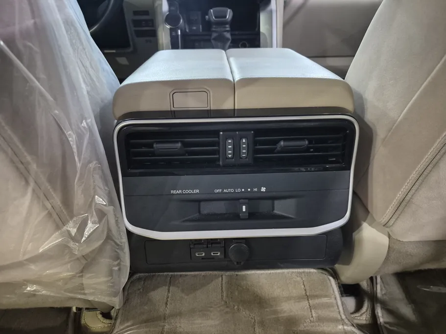 2025 Toyota Land Cruiser GXR 
