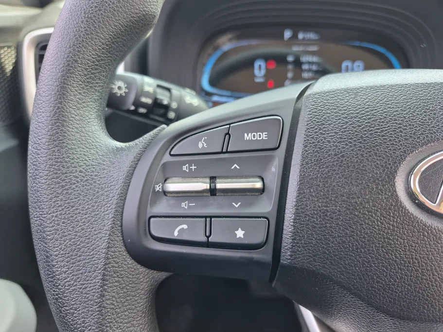 2024 Hyundai Venue Smart 
