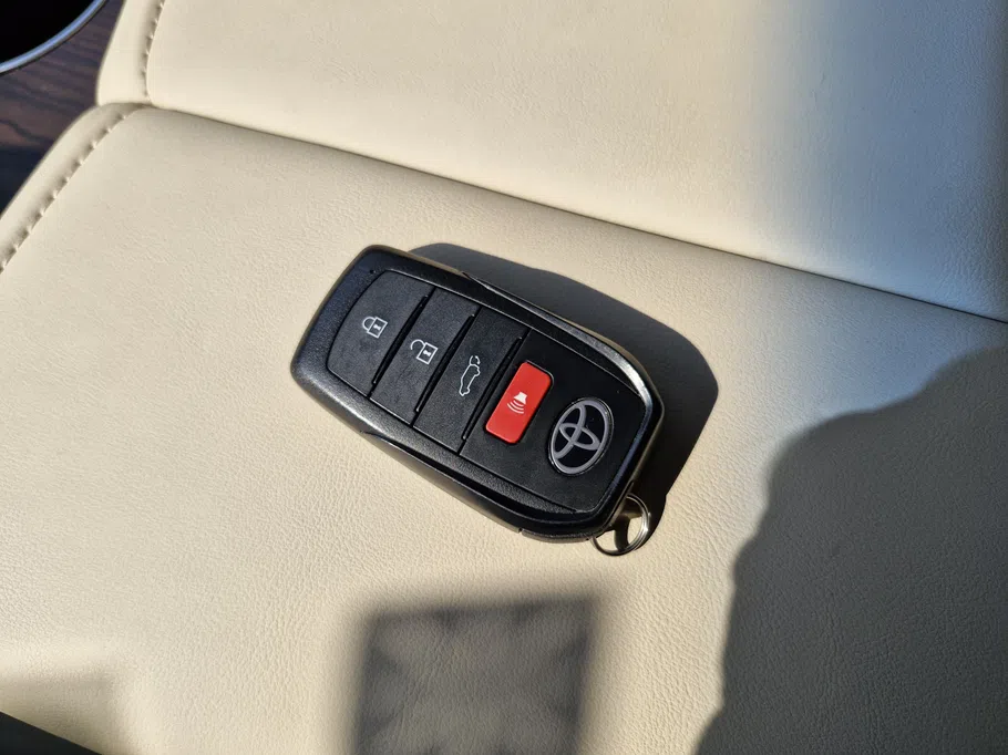تويوتا لاندكروزر GXR4 2025 