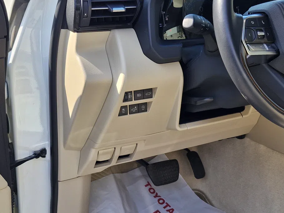 تويوتا لاندكروزر GXR4 2025 