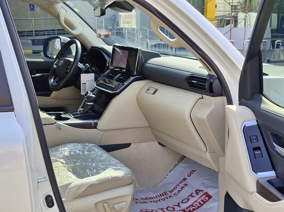 تويوتا لاندكروزر GXR4 2025 