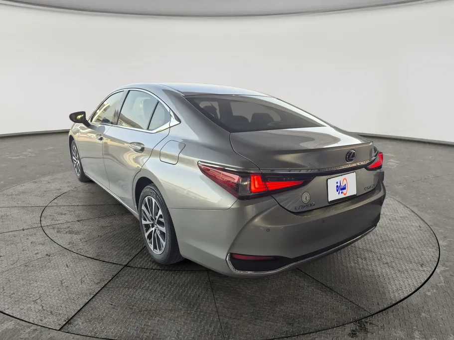 2025 Lexus ES 250 