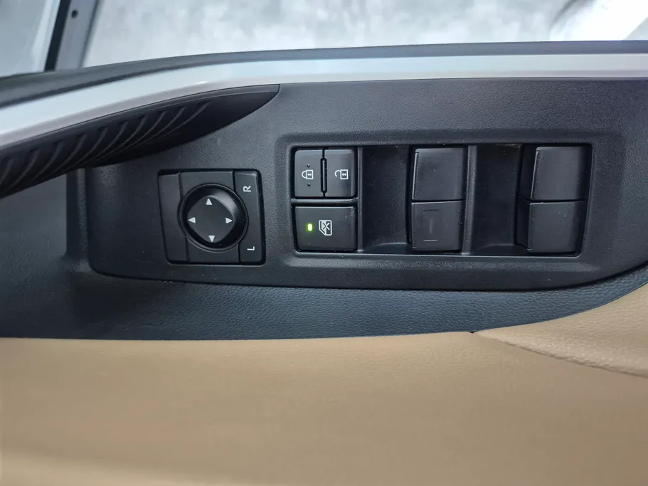 2025 Toyota RAV4 LE HEV 