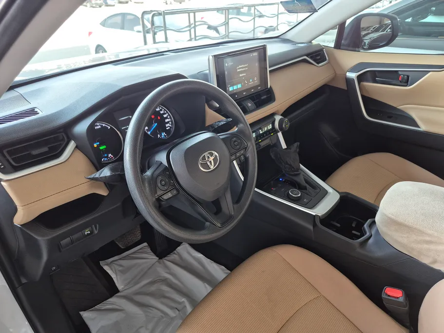 2025 Toyota RAV4 LE HEV 