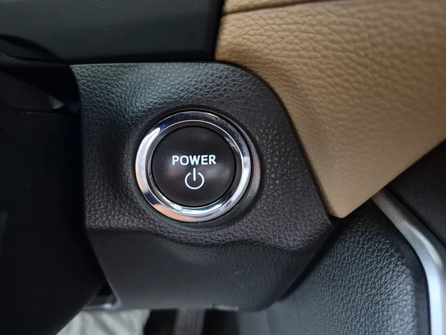 2025 Toyota RAV4 LE HEV 