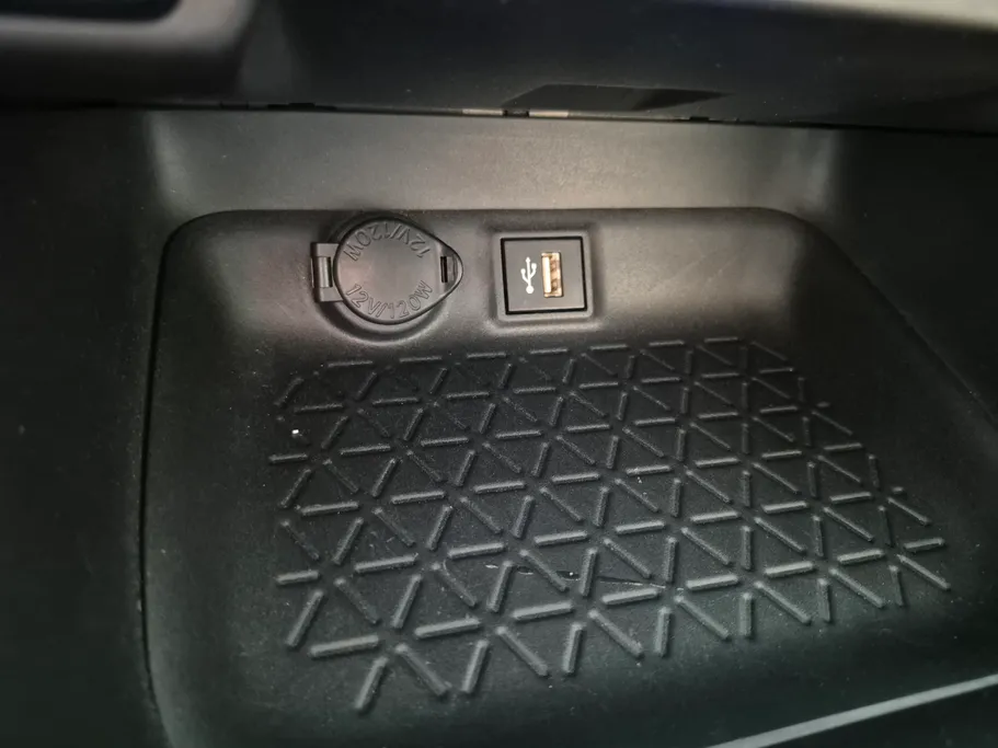 2025 Toyota RAV4 LE HEV 