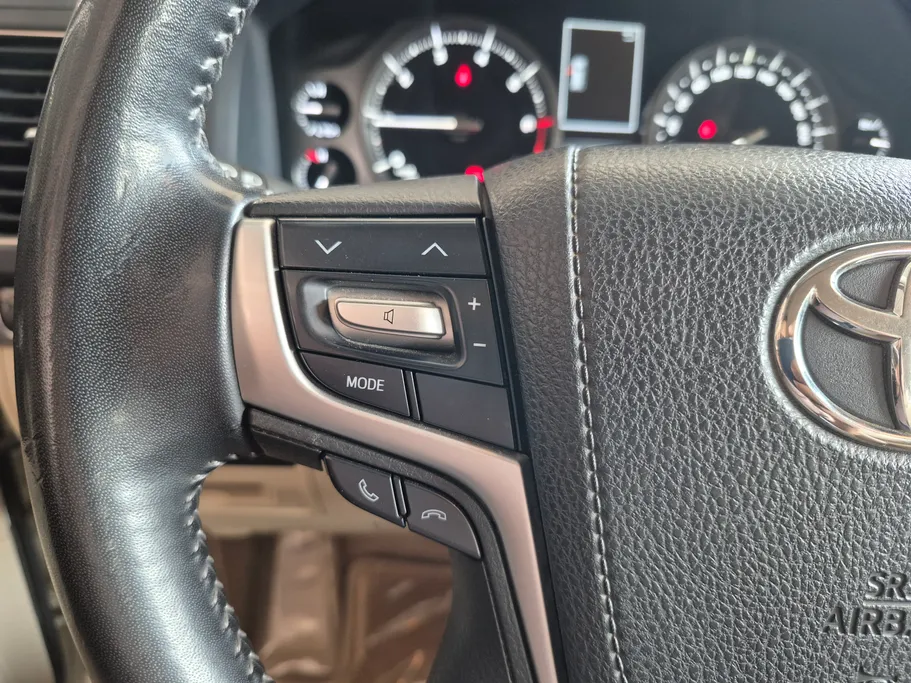 تويوتا لاندكروزر GXR Grand Touring 2020 