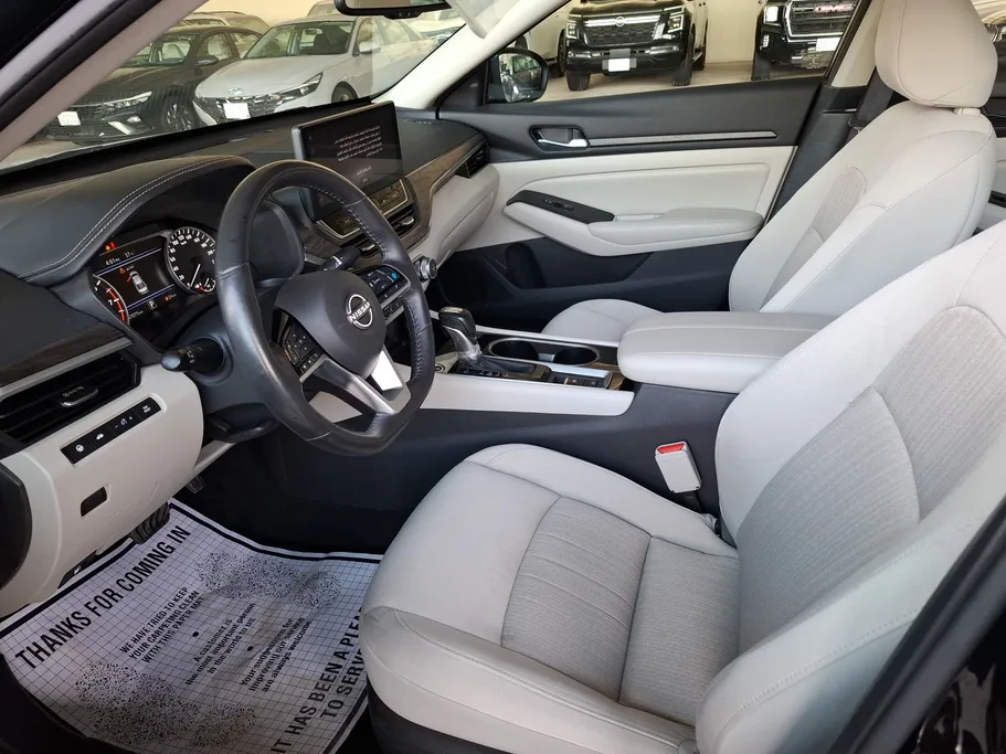 2024 Nissan Altima SV 