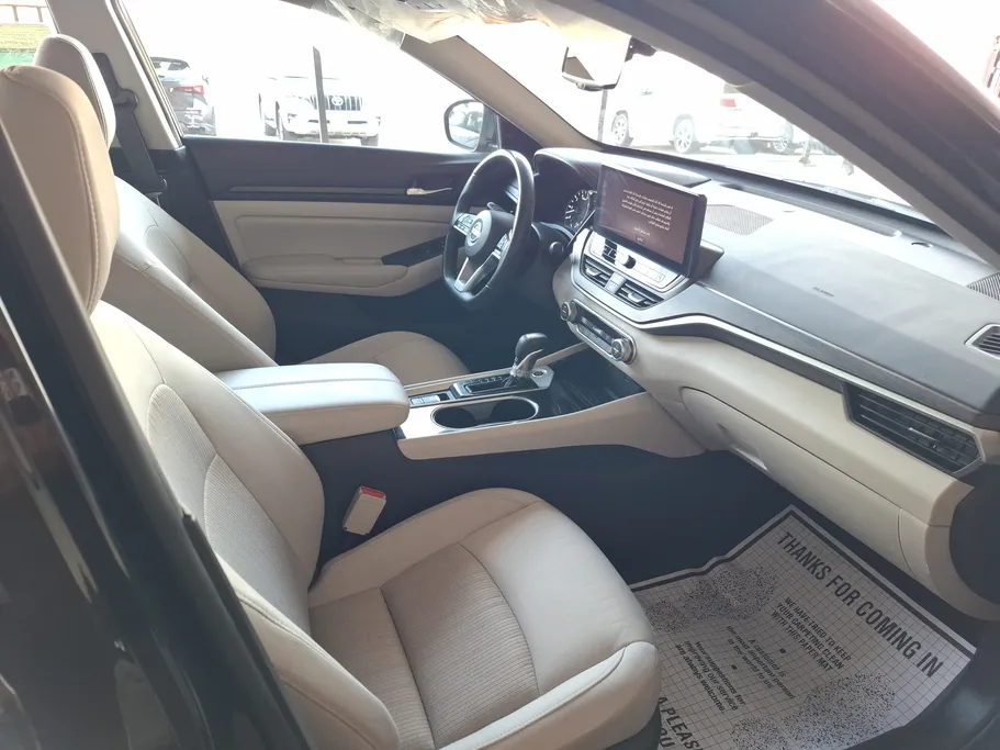 2024 Nissan Altima SV 