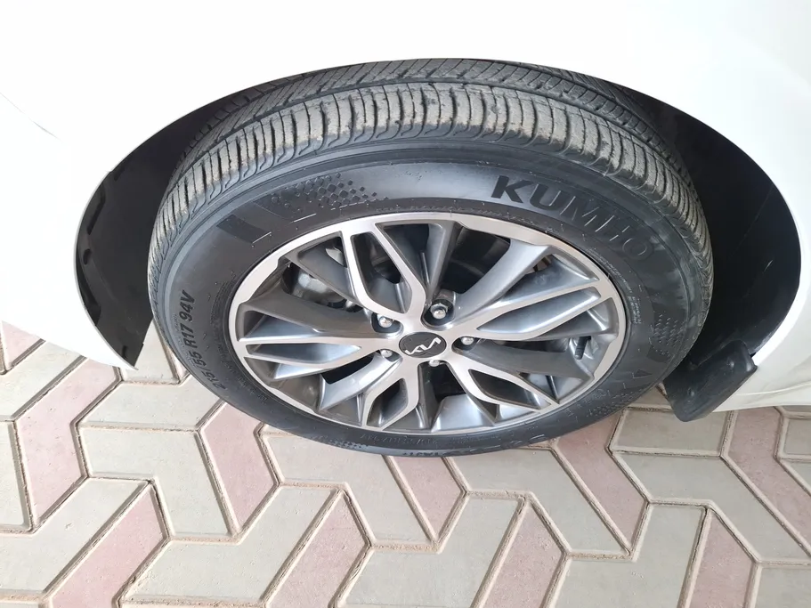 2022 Kia K5 GL 