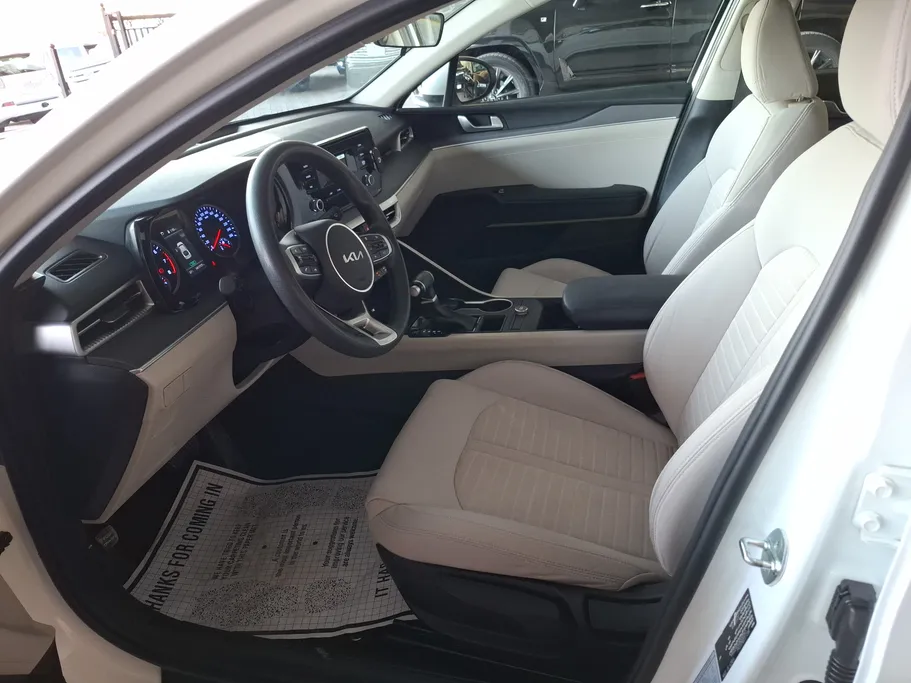 2022 Kia K5 GL 