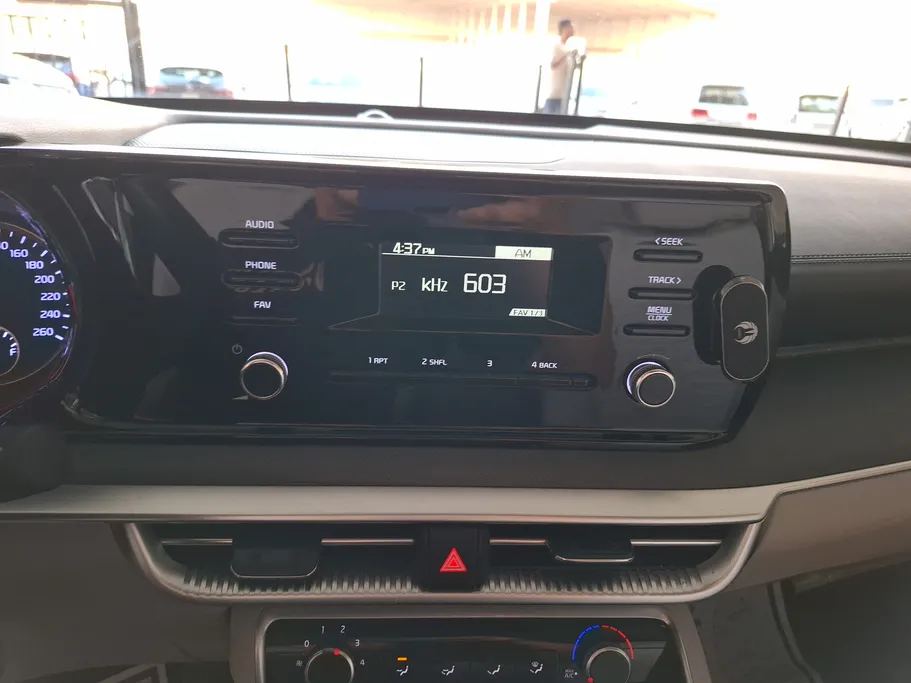 2022 Kia K5 GL 