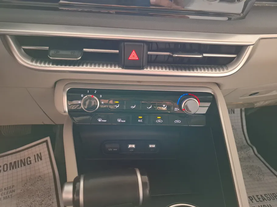 2022 Kia K5 GL 
