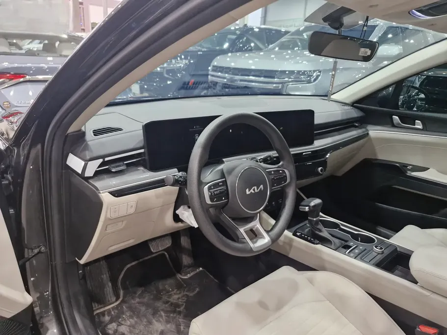 2025 Kia K5 LX2 
