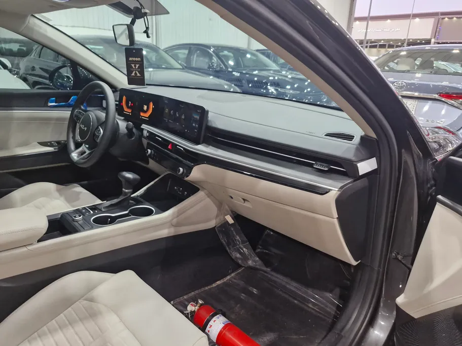 2025 Kia K5 LX2 