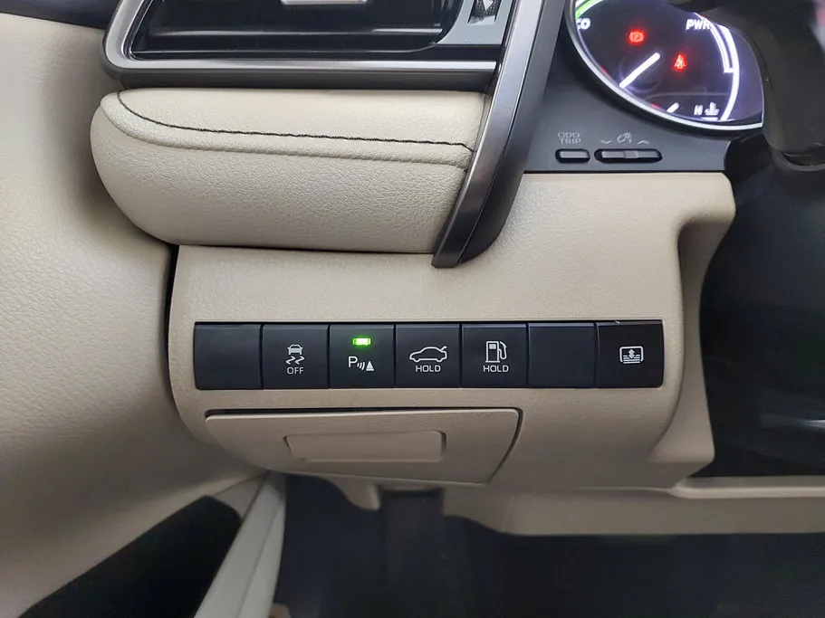2022 Toyota Camry  GLE 