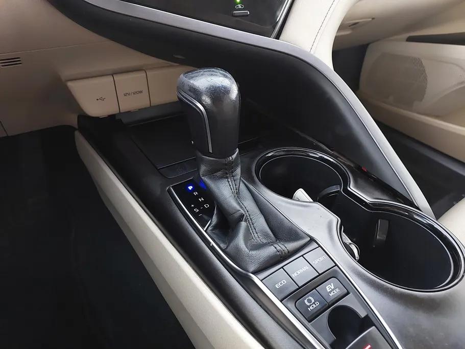 2022 Toyota Camry  GLE 