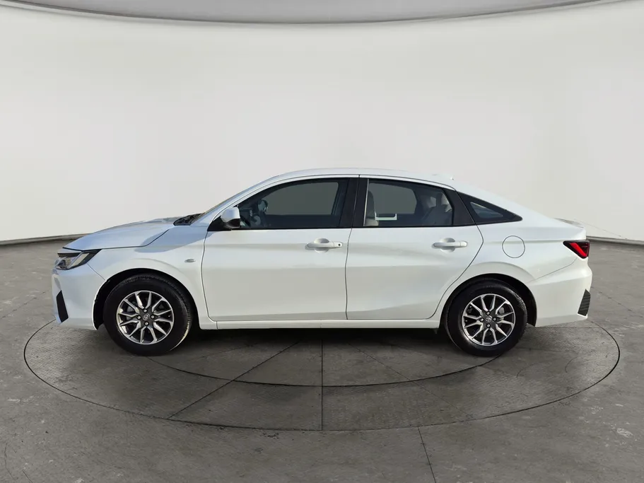 2024 Toyota Yaris  Y 