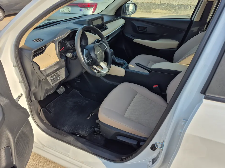 2024 Toyota Yaris  Y 