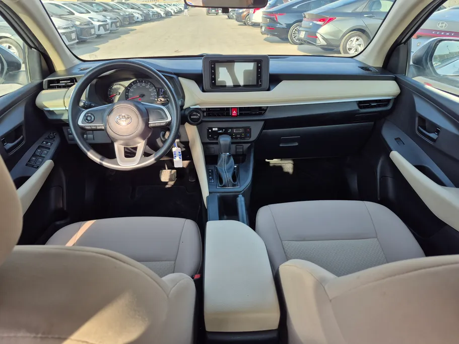 2024 Toyota Yaris  Y 