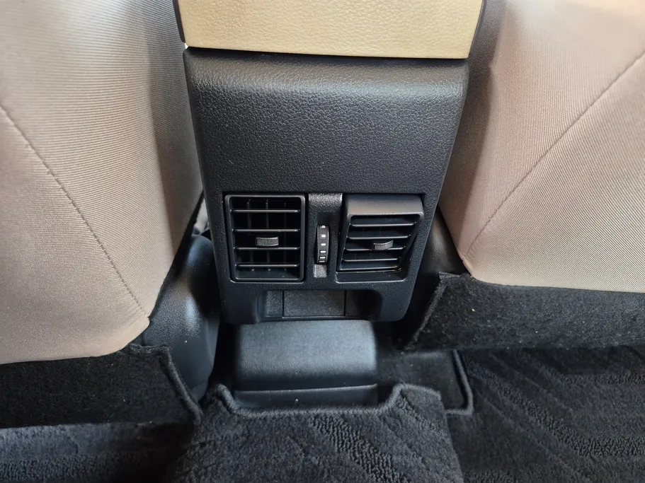 2024 Toyota Yaris  Y 