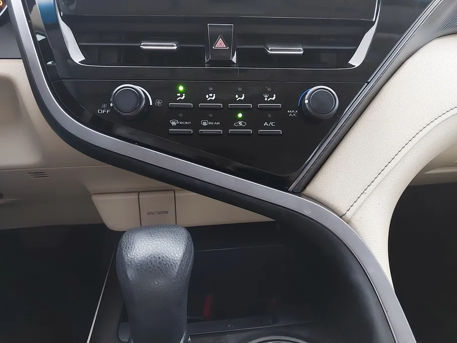 2022 Toyota Camry  LE 