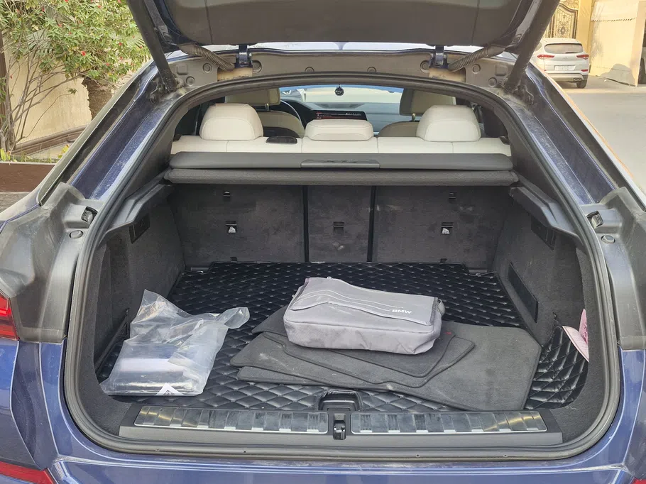2023 BMW X Series 6 xDrive 40i 